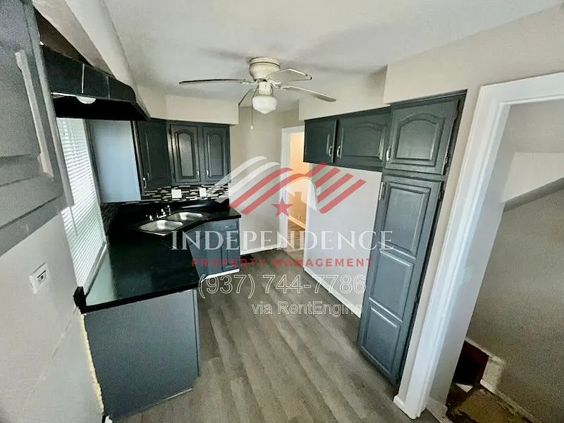 3 bed, 1.0 bath, 864 sqft, $1,150 — Photo 4