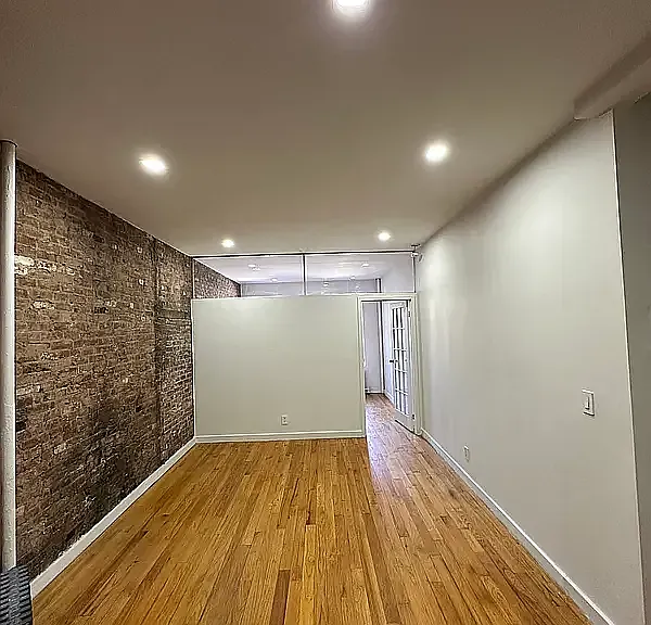 166 Elizabeth St #1B — Photo 1