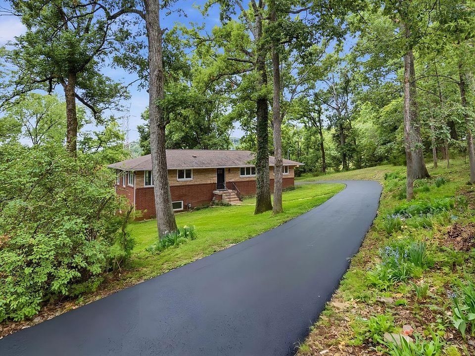 1st image of 827 Redwood Dr