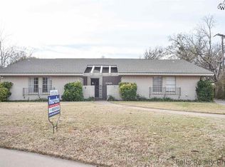 5 Waggoner Cir, Wichita Falls, TX 76309