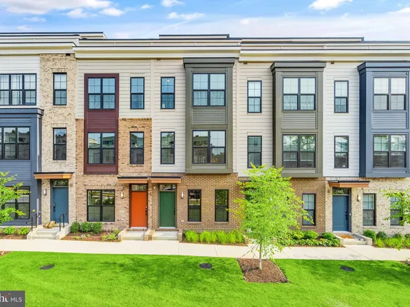 7381 Old Airfield Ln, Falls Church, VA 22042