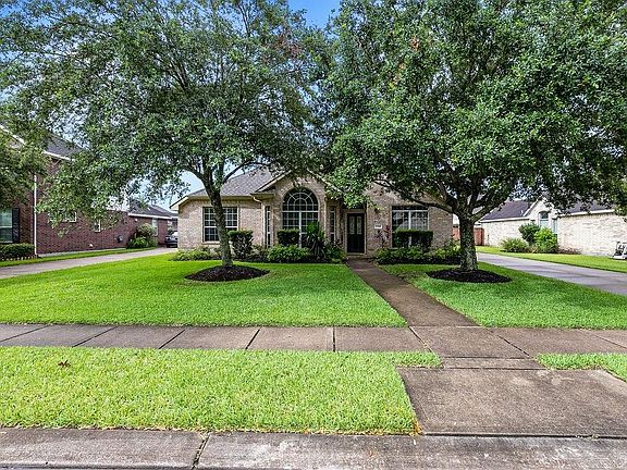 2nd image of 2718 Pebble Creek Dr
