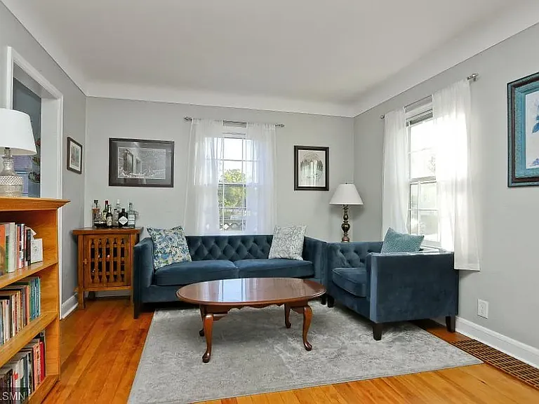 1119 Van Buren Ave — Photo 6