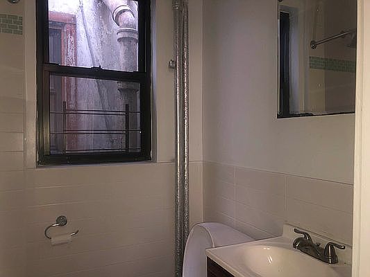 3rd image of 525 W 156th St #1E