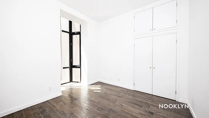 Rented by Nooklyn NYC LLC | media 21