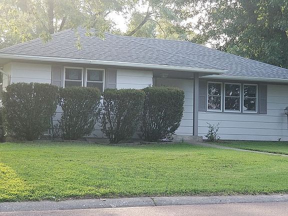 3rd image of 1000 S Marshall Ave