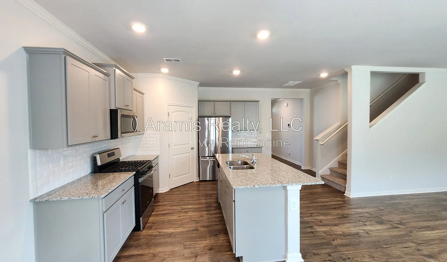 5 bed, 3.0 bath, 2511 sqft, $2,795 — Photo 4