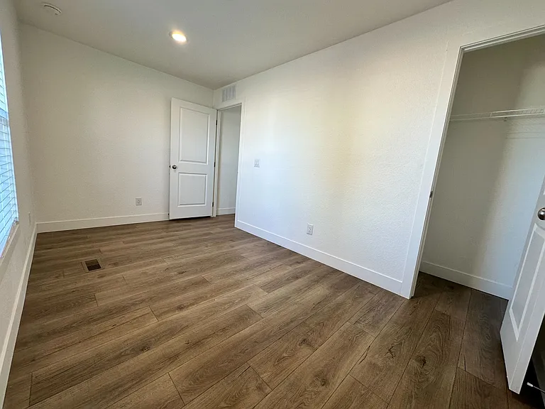 2060 N Center St #410 — Photo 27