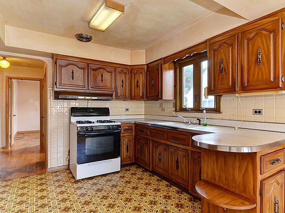 5th image of 7514 W Winnemac Ave