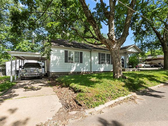 3rd image of 916 Penny St