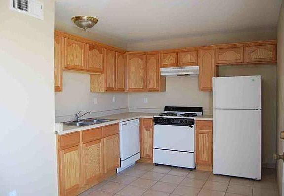 2nd image of 301 McClintock Dr Ste 3