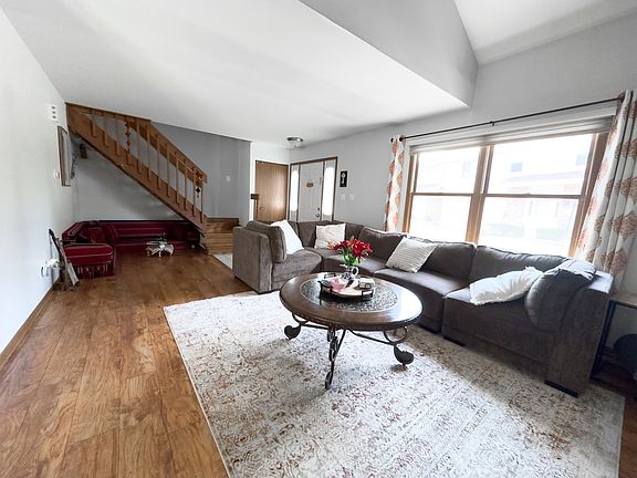 3rd image of 9206 Wherry Ln