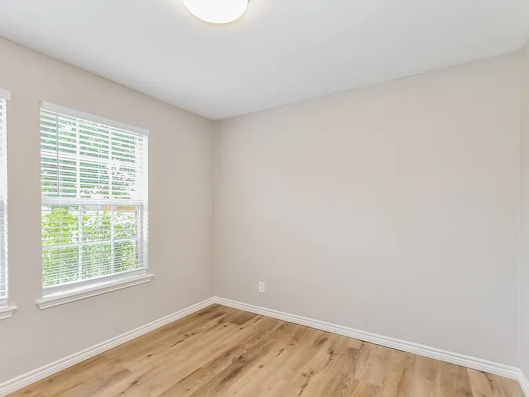 1401 Buckingham Dr — Photo 12