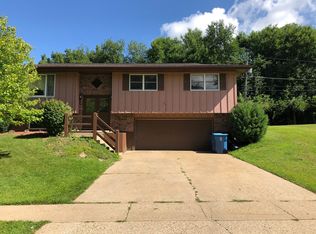 1216 Beech Dr, Dixon, IL 61021