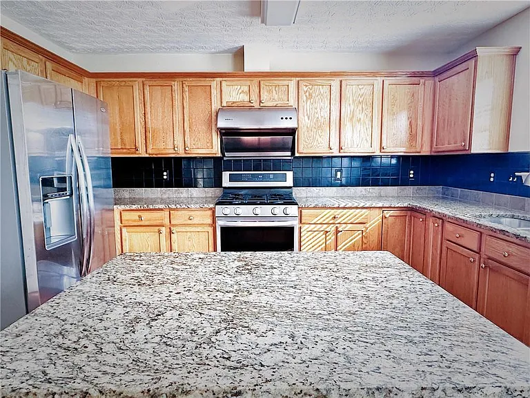 788 Roxholly Ln — Photo 8