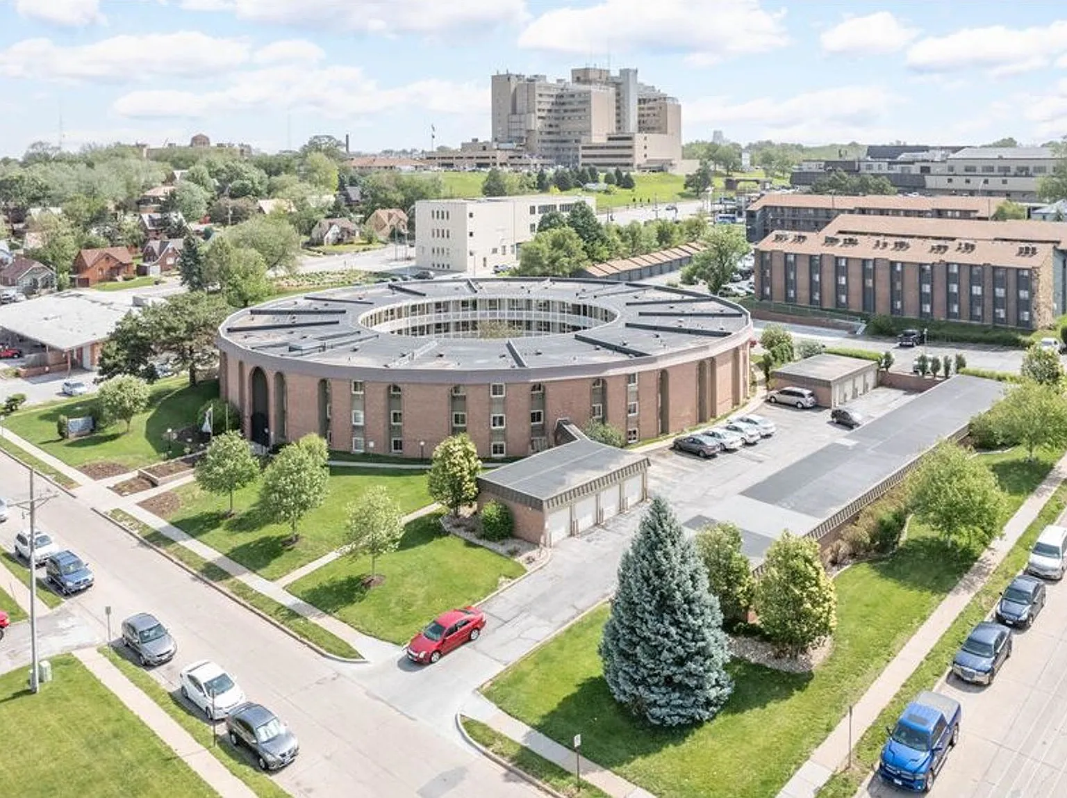 Rosecliff — Photo 2