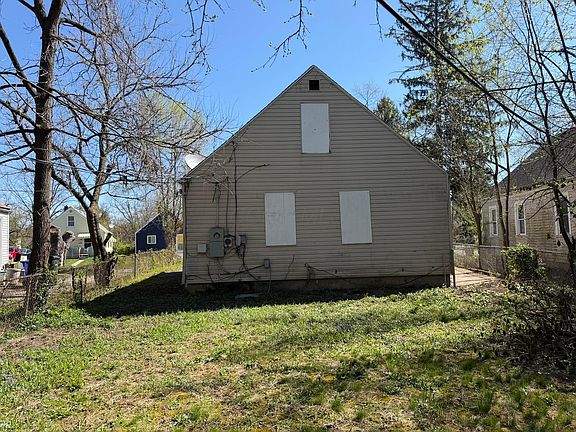 4th image of 2281 Delbert Rd