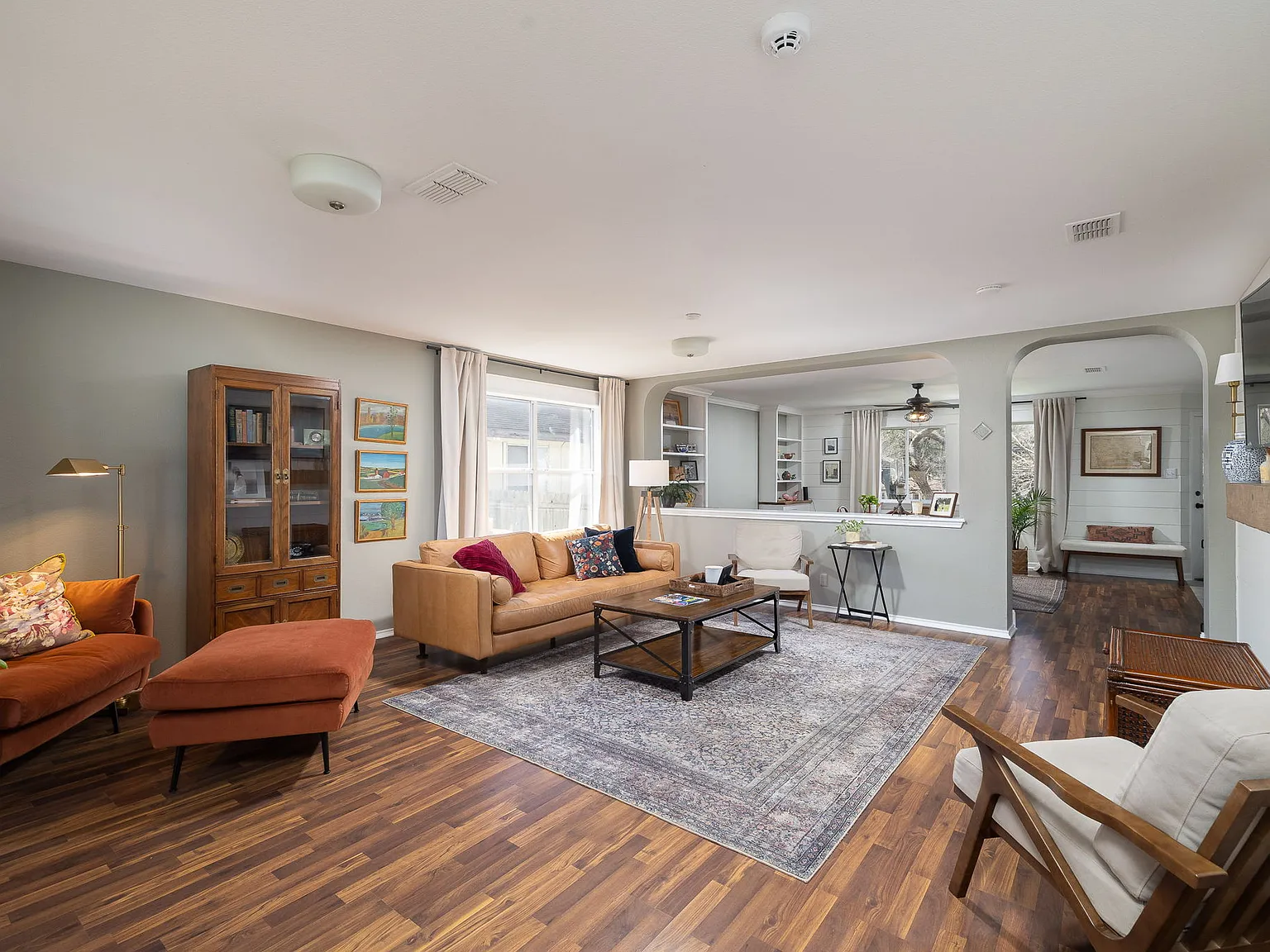 3 bed, 2.5 bath, 2575 sqft, $2,100 — Photo 3