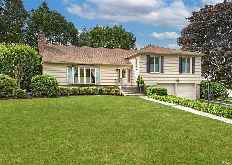1st image of 3 Essex Way
