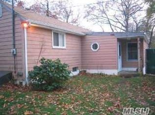 60 Cherry Rd, Rocky Point, NY 11778