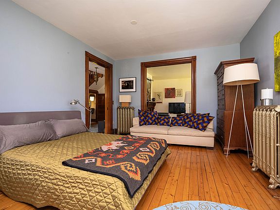 26th image of 154 Boynton Avenue