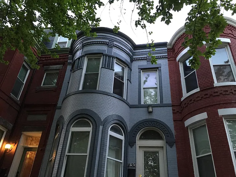 830 7th St NE — Photo 1