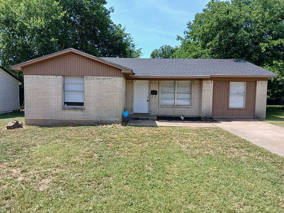 1st image of 716 Jadewood Dr