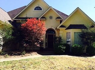 336 Steeplechase Dr, Columbus, MS 39705