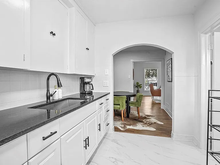 629 N Madison Ave — Photo 7
