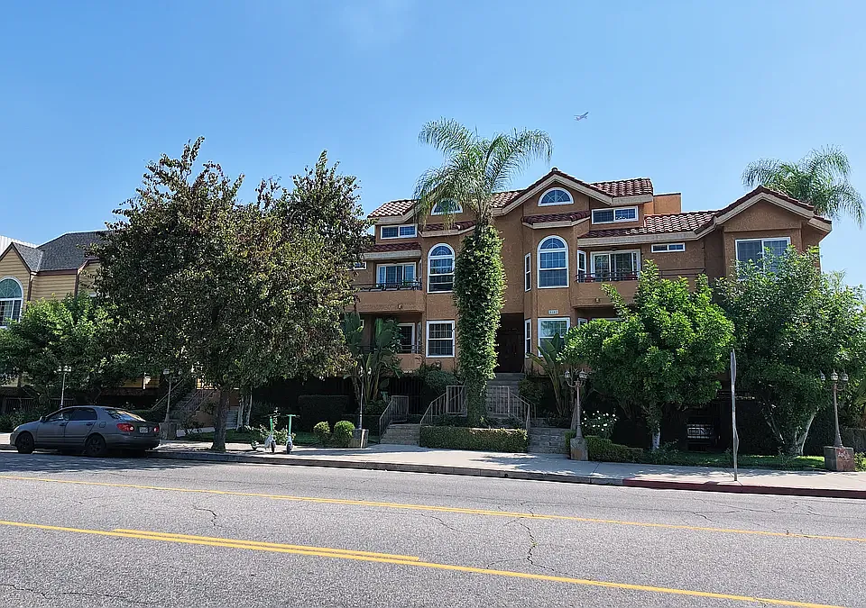 5102 Tujunga Ave #7