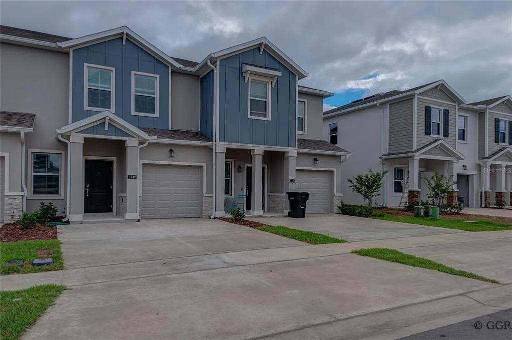 3 bed, 2.5 bath, 1738 sqft, $2,050 — Photo 2