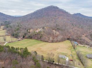 750 Twin Creek Rd, Irvine, KY 40336