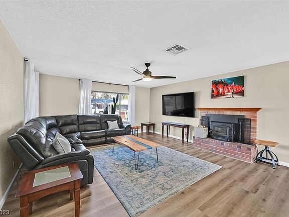 4th image of 3030 Breton Dr