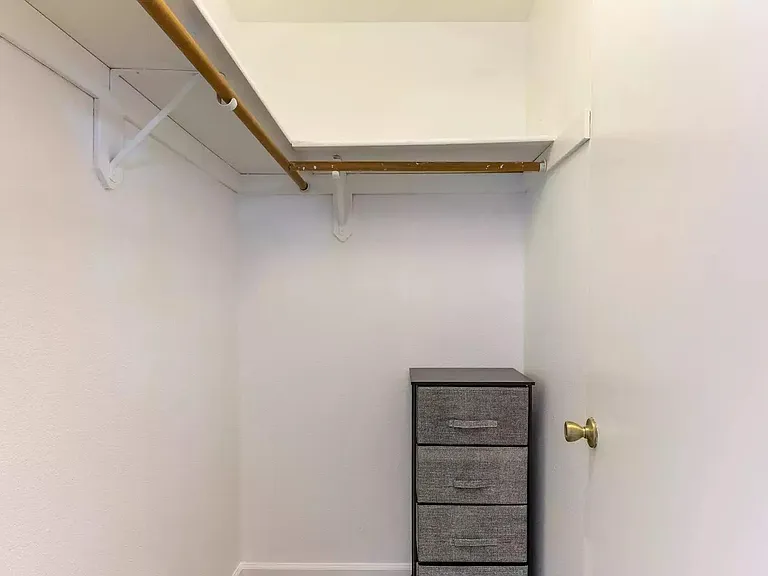 485 N P St — Photo 8
