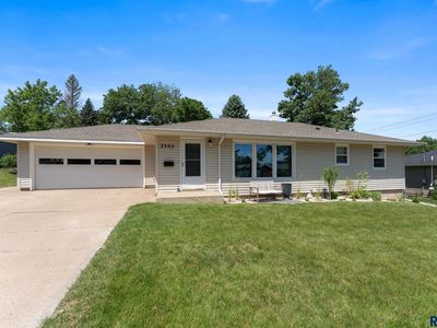 2305 S Sherman Ave, Sioux Falls, SD, 57105