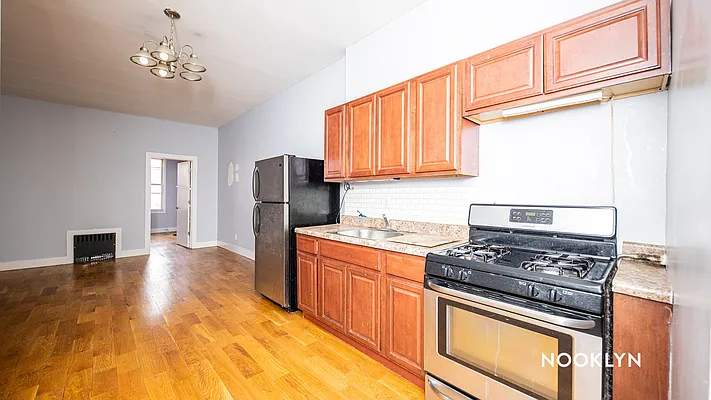 Rented by Nooklyn NYC LLC | media 4