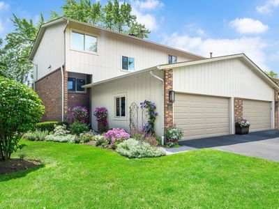 19W165 Theresa Ln, Oak Brook, IL, 60523