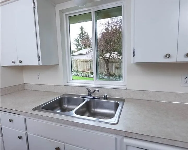 2102 Margaret Pl — Photo 12
