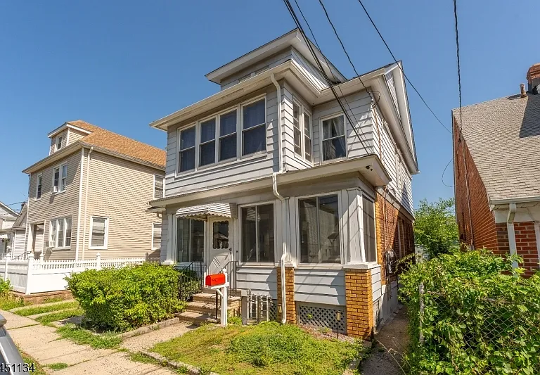 353 Princeton Ave — Photo 3