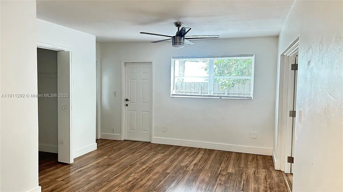 Building Photo - 4460 NE 13th Ter #HOME