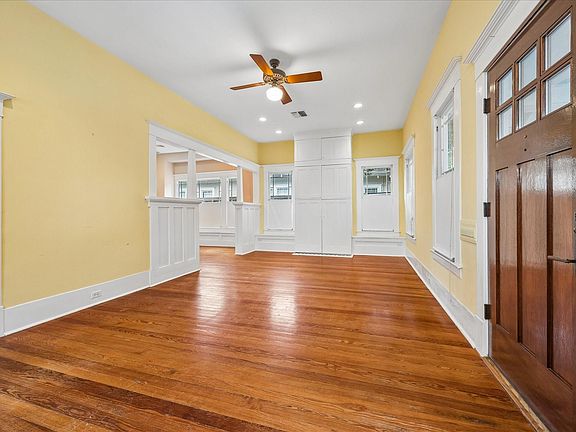 3rd image of 1219 W Drew St
