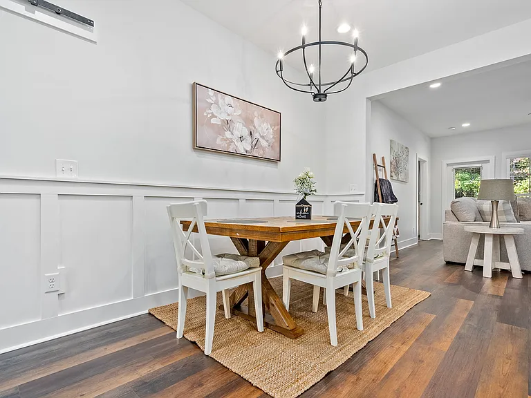 720 Village Dr — Photo 4