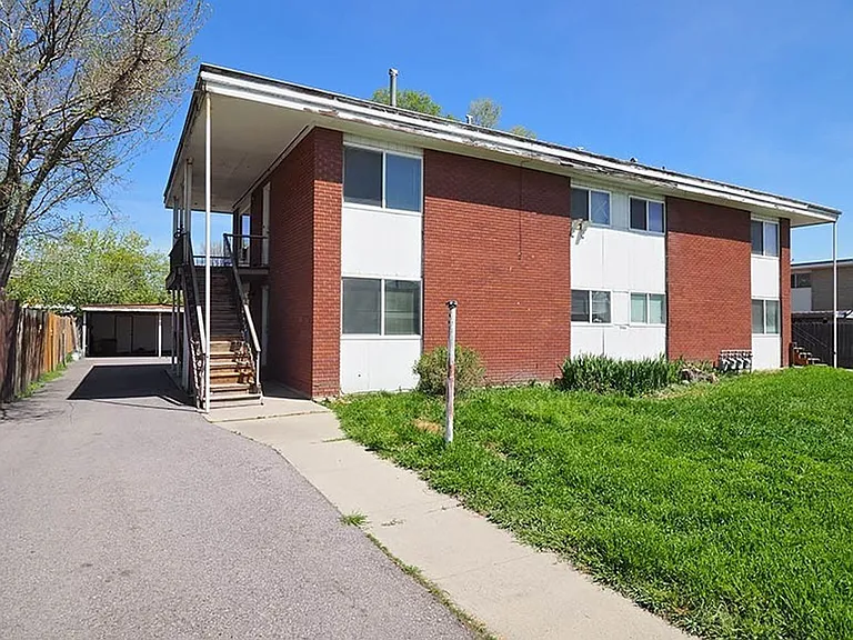 3064 W Beaver Cir — Photo 1