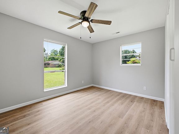 4th image of 19 Lindsey Dr NW