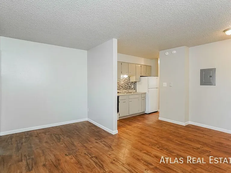 1931 Henderson Ave #2 — Photo 14
