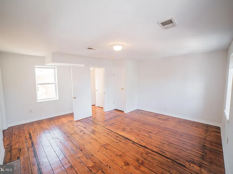 126 W Laurel St #2 — Photo 10