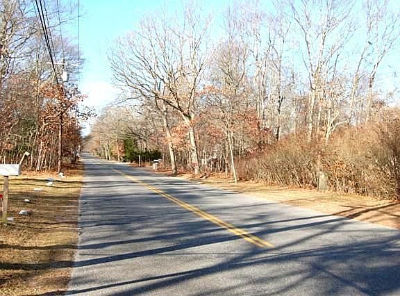 2nd image of 166 Fort Pond Blvd
