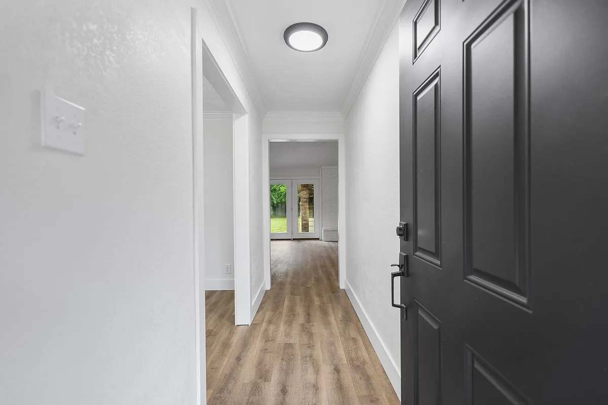 4 bed, 2246 sqft, $2,375 — Photo 3