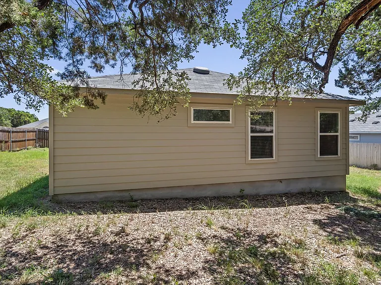 3906 Crockett Ave — Photo 34