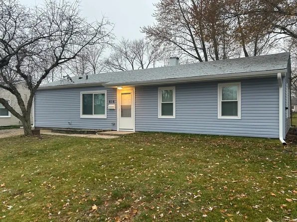 616 Parkside Cir, Streamwood, IL 60107